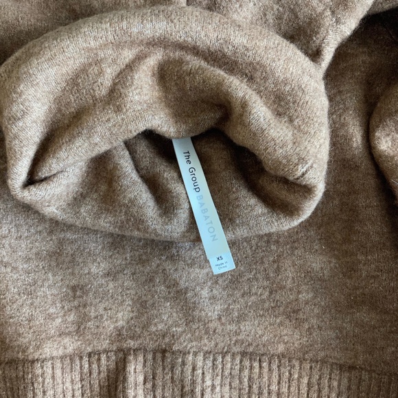 Aritzia - The Group X Babaton - Adichie Sweater - Brown/Tan/Turtle Neck -Size XS - Picture 5 of 5